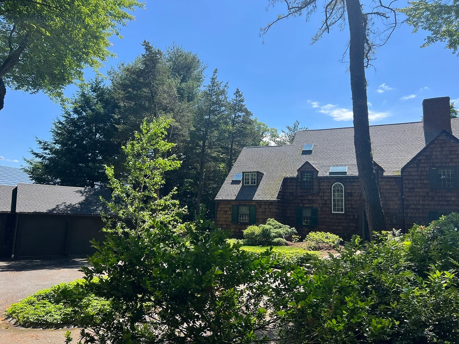 7 bed, 4.5 bath, 4194 sqft, $8,000 — Photo 4