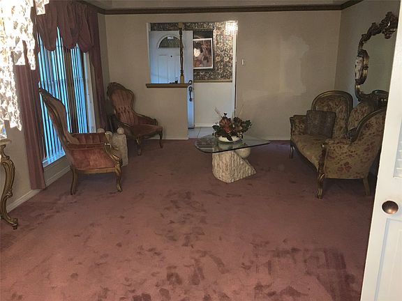 5th image of 6815 Racine Dr