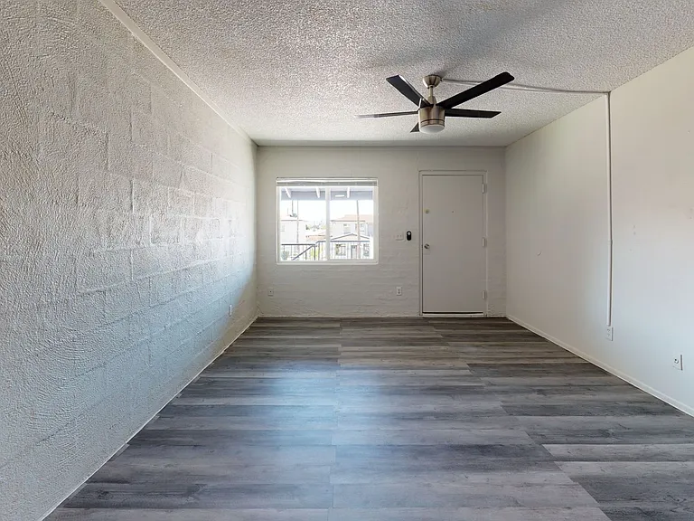 Golden Key Apartments — Photo 4