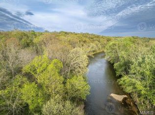 156 Old Highway O, Villa Ridge, MO 63089