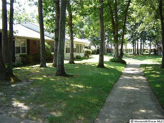 3rd image of 260 Kingston Court #B