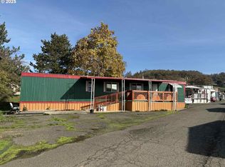 2071 NE Stephens St UNIT M8, Roseburg, OR