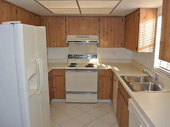 2nd image of 2480 Pelican Ct Unit 202R