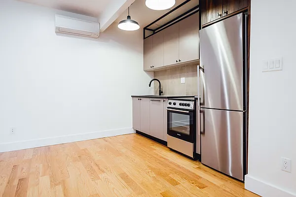 Rented by Nooklyn NYC LLC | media 54
