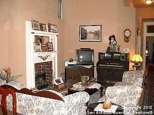 2nd image of 1009 C St