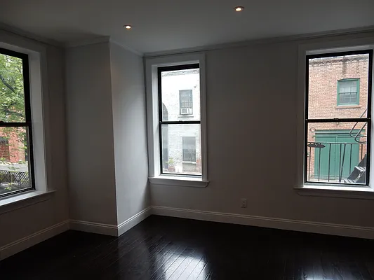 Rented by Aimee Grodanz, LREB | media 18