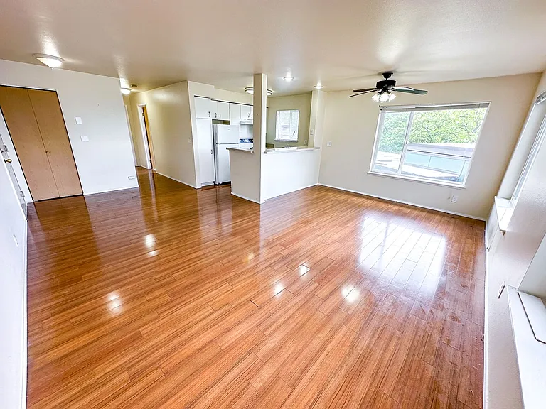 Madison Court — Photo 44