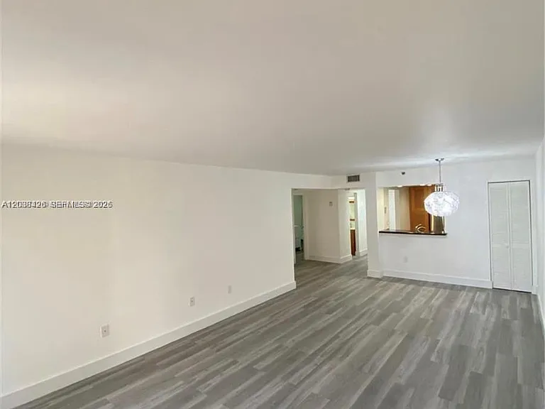 555 NE 15th St #33E — Photo 6