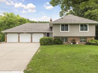 7785 Polaris Ln N, Maple Grove, MN 55311