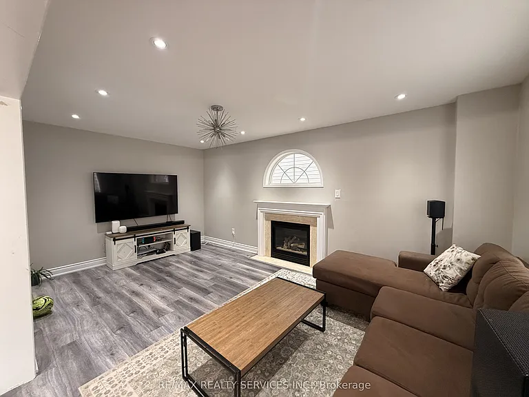 36 Burnt Elm Dr — Photo 14