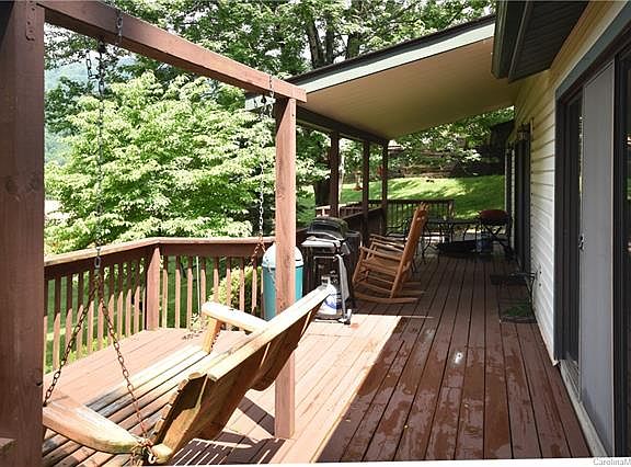 4th image of 71 Hillside Dr