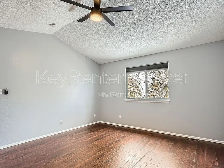 5742 W 114th Pl — Photo 16