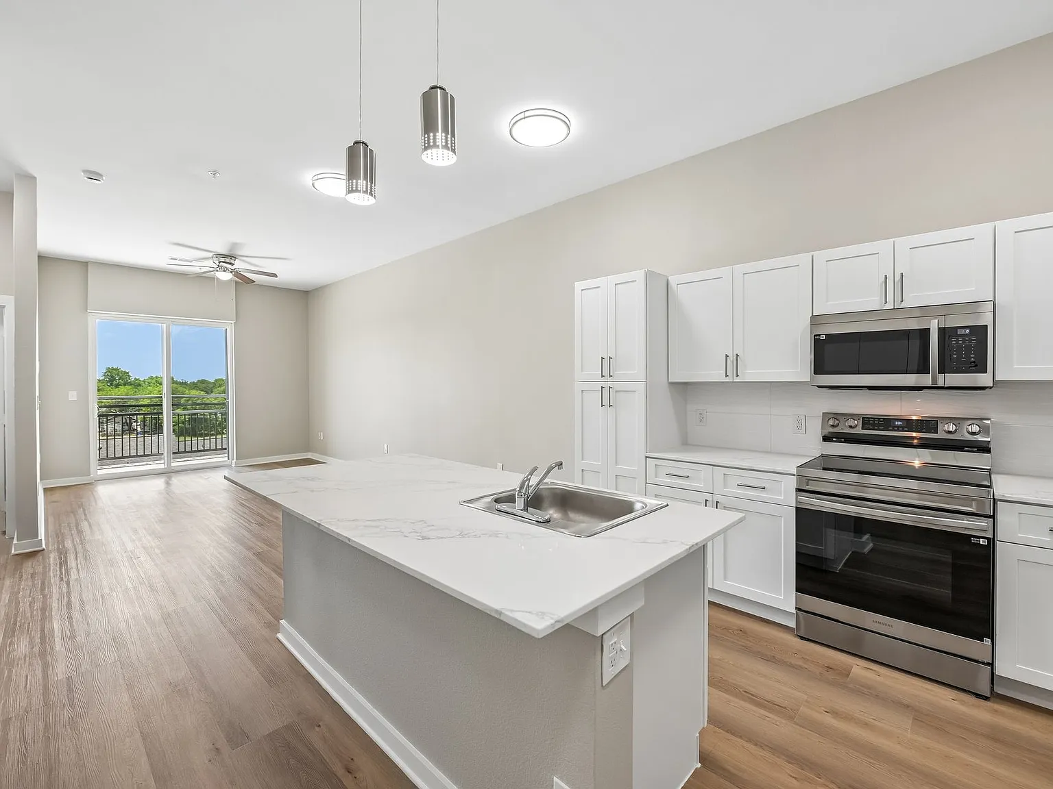 Oasis Vista Apartments — Photo 1