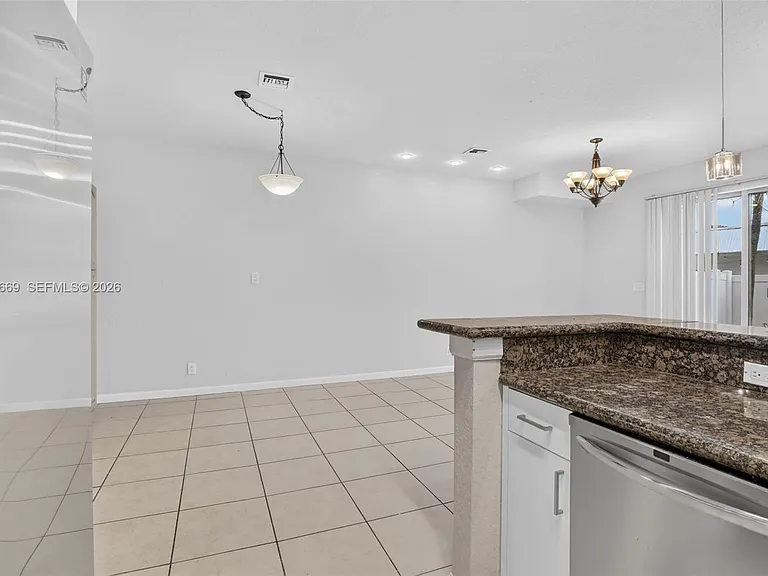 5337 SW 40th Ave #5337 — Photo 15