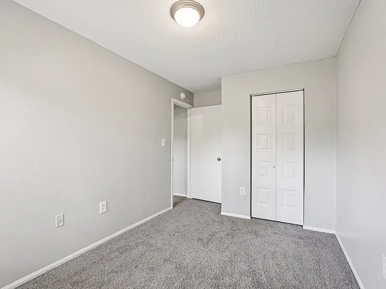 Pointe South Townhomes — Photo 19