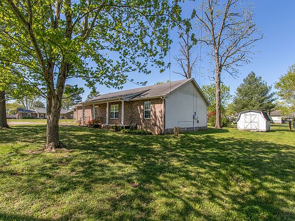 3rd image of 1703 Hamilton Dr