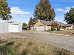 21423 E 37th Pl S, Broken Arrow, OK 74014