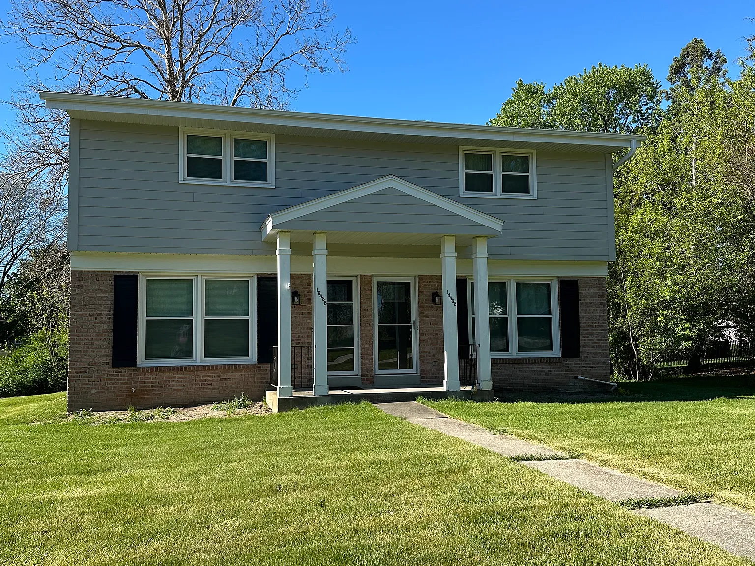 3 bed, 1.5 bath, 1400 sqft, $2,200 — Photo 1