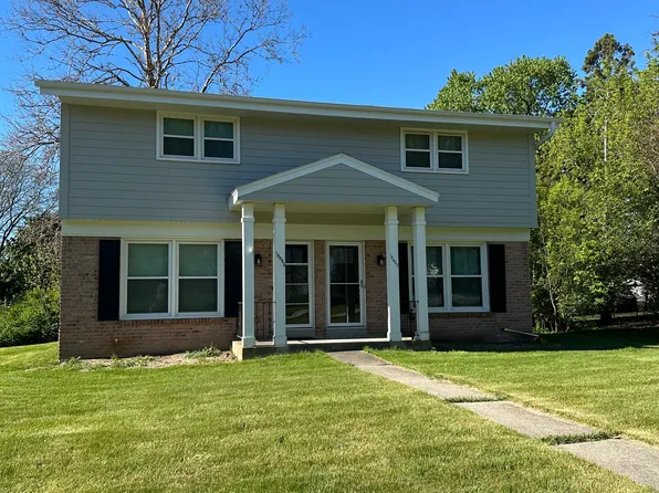 18495 Pleasant St, Brookfield, WI 53045