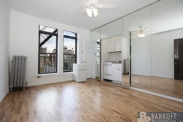 Rented by Barkoff Residential 