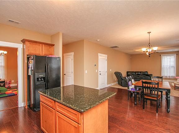 5th image of 836 Cherry Blossom Ln