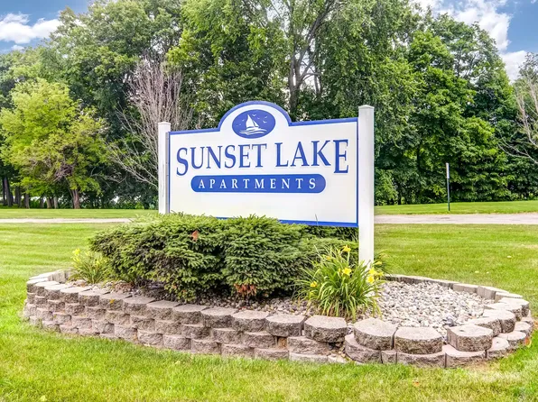 Sunset Lake Apartments