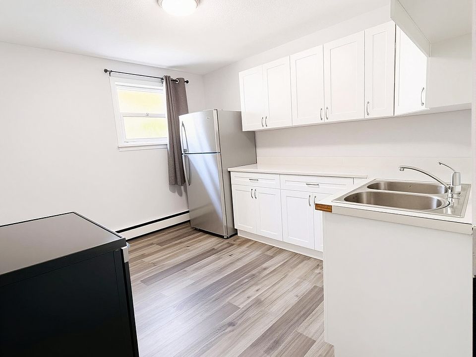 1st image of 537 Confederation St #4