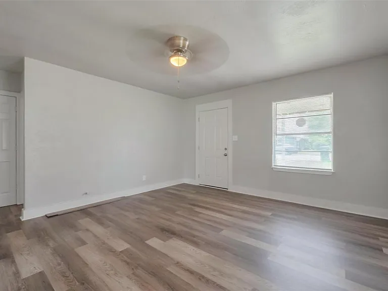 1311 Fred St — Photo 5