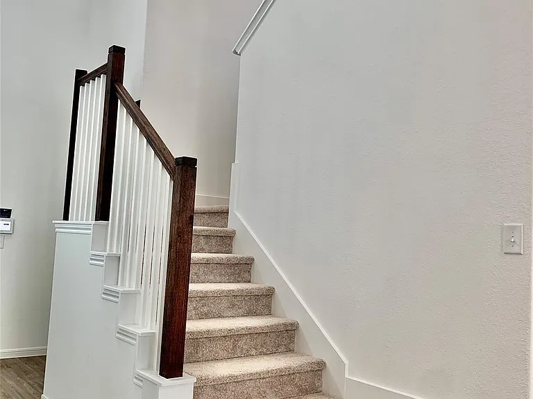 1024 Greenshank Dr — Photo 11