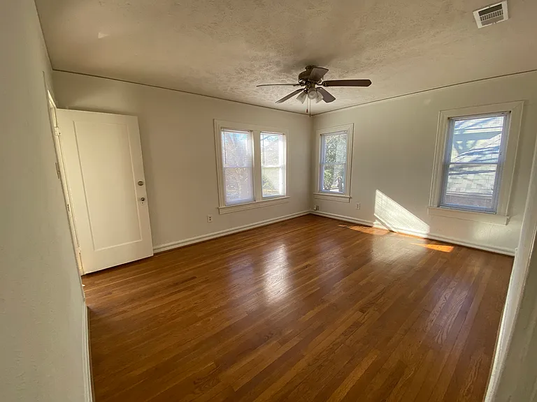 6131 Velasco Ave — Photo 3