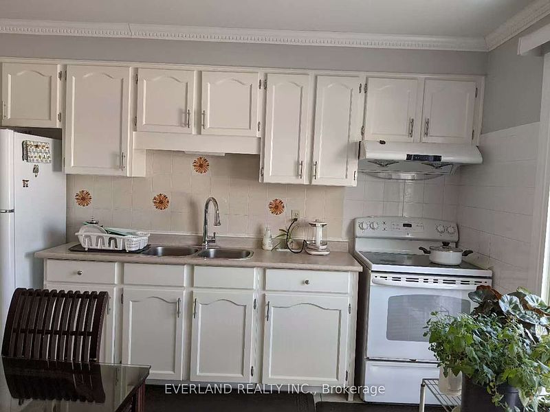 Toronto House for rent - 3 Bedrooms — photo 5