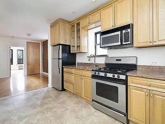 5th image of 433 E 114th St APT 4E