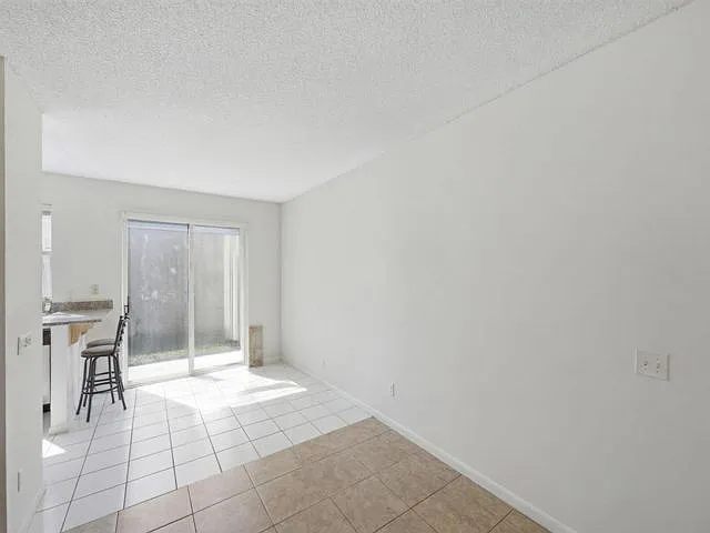 1239 Sussex St — Photo 13