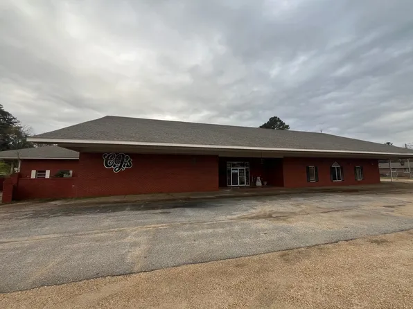 402 Azalea Dr, Waynesboro, MS 39367