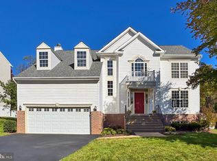818 Santmyer Dr SE, Leesburg, VA 20175