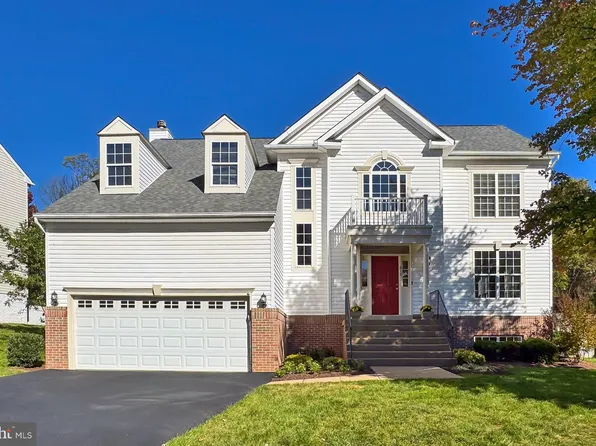 818 Santmyer Dr SE, Leesburg, VA 20175