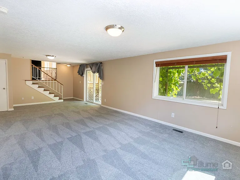 9610 SW Washington Pl — Photo 32