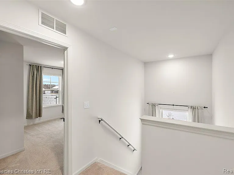 2436 Parkshore Dr — Photo 26