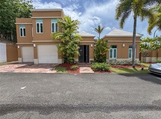 36 Paseo Las Palmas, Dorado, PR 00646