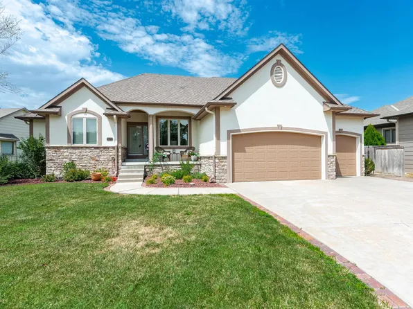 1672 E Tiara Pines St, Derby, KS 67037