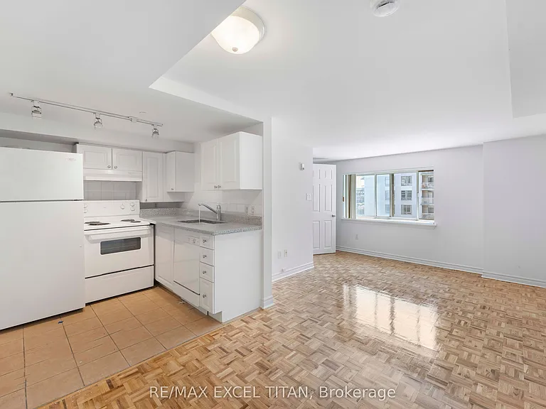 1407 Dupont St #509 — Photo 9