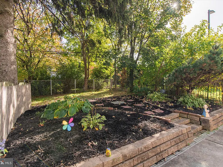 535 Gerhard St #1 — Photo 4