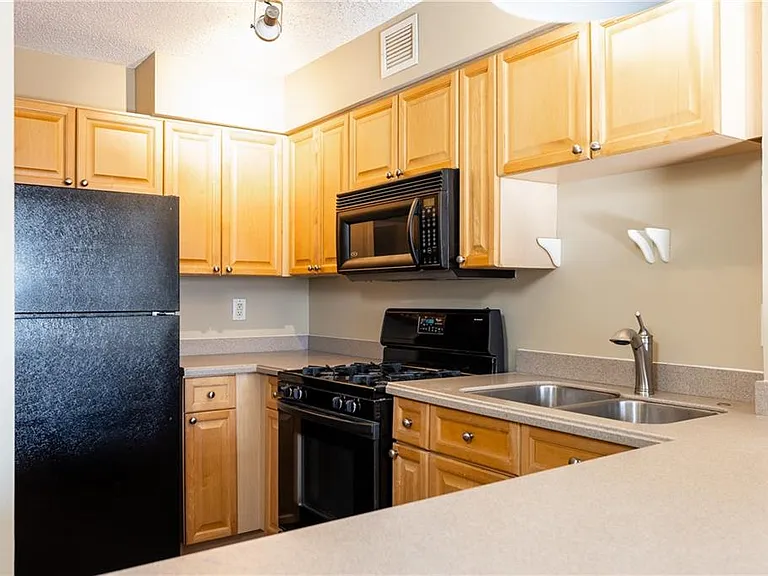 2479 Peachtree Rd NE #1010 — Photo 7