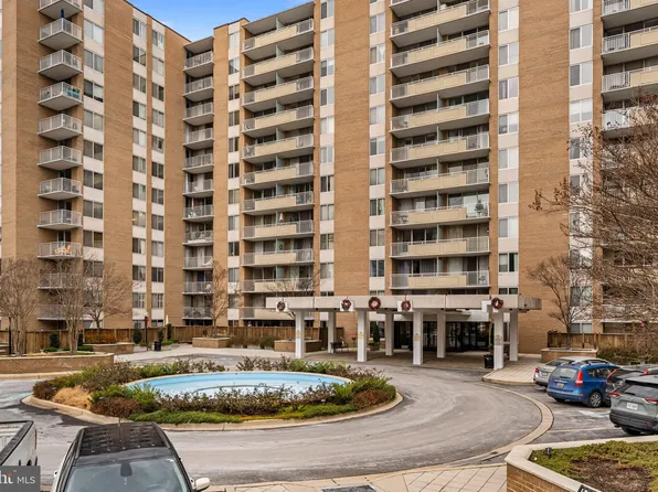 3001 Veazey Ter NW APT 201, Washington, DC 20008