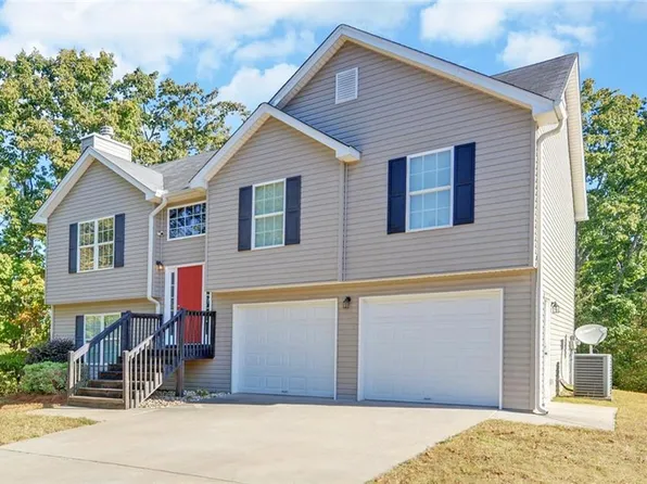 2707 Sawyer Mill Dr, Gainesville, GA 30507