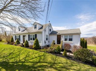 17 Wallens Hill Rd, Winsted, CT 06098