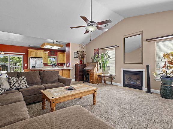 5th image of 3437 Charles St