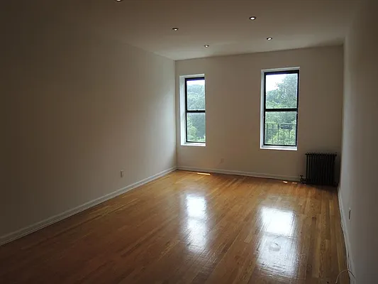 Rented by Lang Realty LLC | media 16