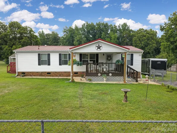 729 Pollys Cir, York, SC 29745
