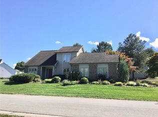 2 Finnian Gln, Fairport, NY 14450
